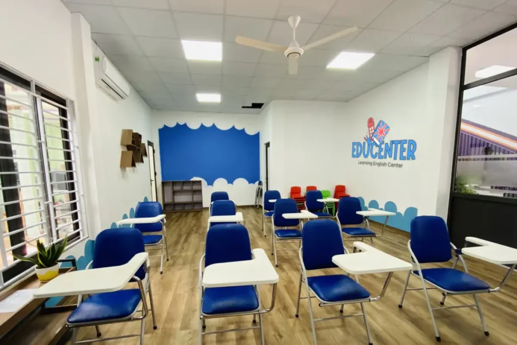 Cơ sở vật chất 1 phòng học tại EduCenter